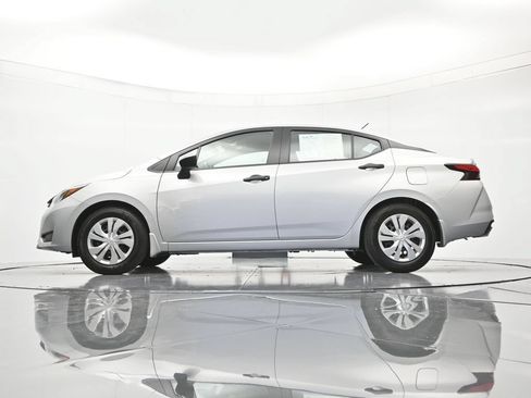 Used 2025 Nissan Versa S FWD image 43