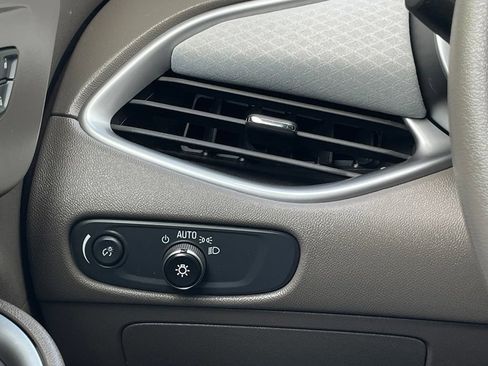 Used 2025 Chevrolet Malibu LT FWD image 13