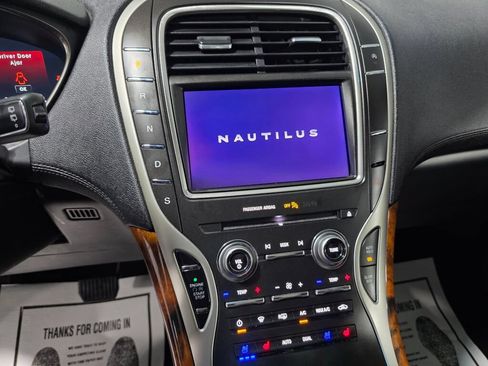 Used 2019 Lincoln Nautilus Reserve AWD/4WD image 12