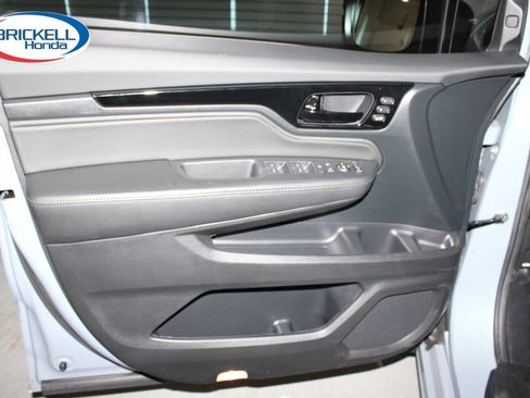 Certified 2024 Honda Odyssey Touring image 22