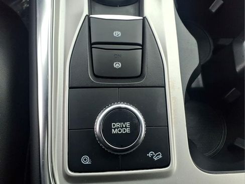 Used 2022 Ford Explorer XLT w/ Equipment Group 202A AWD/4WD image 22