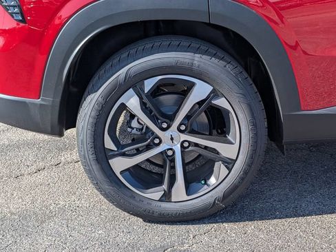 New 2026 Chevrolet Trax RS w/ Sunroof Package FWD image 3