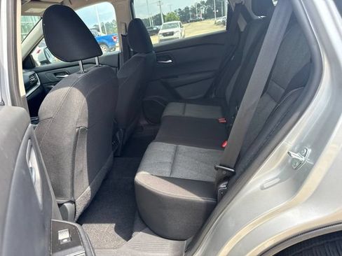 Used 2025 Nissan Rogue SV FWD image 11