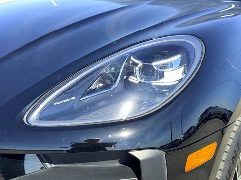 Used 2020 Porsche Macan image 3