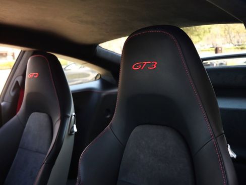 Used 2015 Porsche 911 GT3 w/ Carbon Interior Package image 19