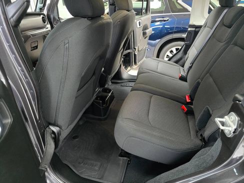Used 2022 Jeep Wrangler Unlimited Sport AWD/4WD image 20
