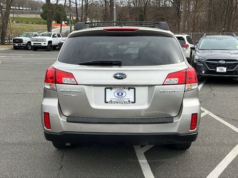 Used 2014 Subaru Outback 2.5i Premium image 6