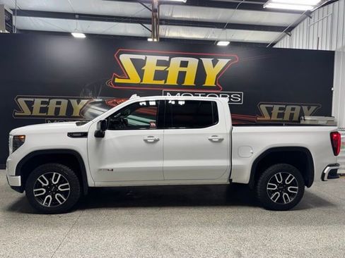 Used 2023 GMC Sierra 1500 AT4 w/ AT4 Premium Package AWD/4WD image 3