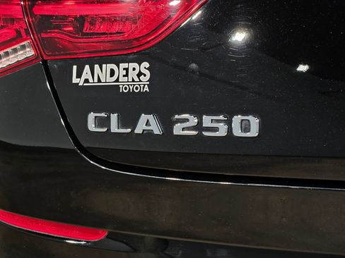 Used 2021 Mercedes-Benz CLA 250 4MATIC image 39