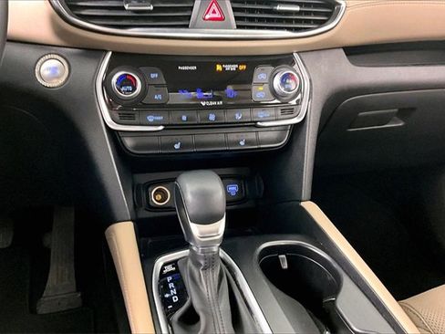 Used 2020 Hyundai Santa Fe SEL w/ Convenience + Premium Package image 9