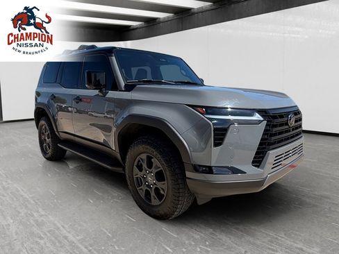 Used 2024 Lexus GX 550 AWD/4WD image 7