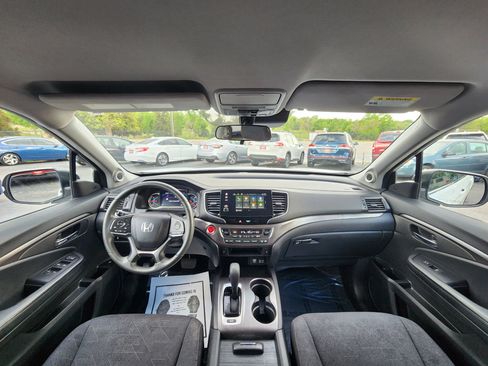 Used 2020 Honda Pilot EX image 9
