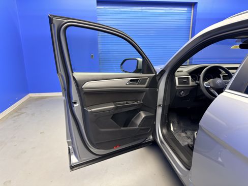 Used 2020 Volkswagen Atlas Cross Sport S FWD image 9
