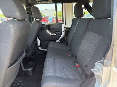 Used 2012 Jeep Wrangler Unlimited Sahara w/ Connectivity Group AWD/4WD image 19