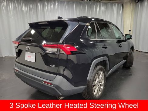 Used 2019 Toyota RAV4 XLE Premium image 8