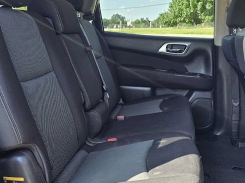 Used 2017 Nissan Pathfinder S FWD image 9
