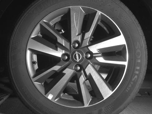 Used 2025 Nissan Versa SV FWD image 17