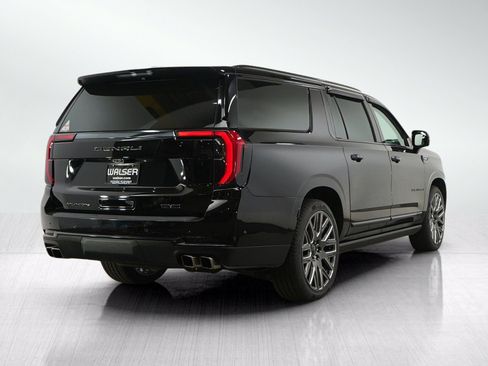 Used 2025 GMC Yukon XL Denali Ultimate AWD/4WD image 6
