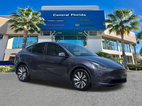 Used 2024 Tesla Model Y Long Range AWD/4WD image 2