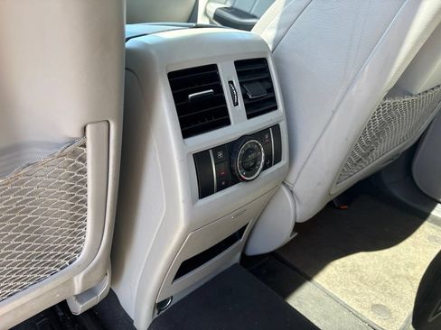 Used 2015 Mercedes-Benz GL 450 4MATIC image 17
