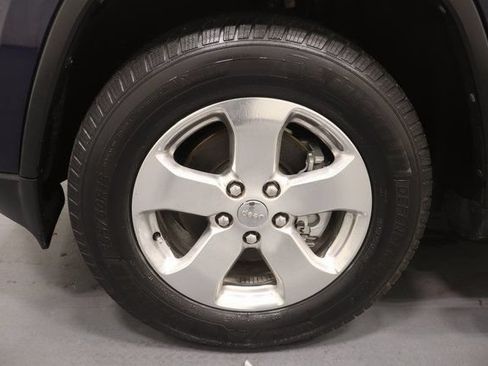 Used 2012 Jeep Grand Cherokee Limited w/ Mopar Chrome Edition Group AWD/4WD image 25