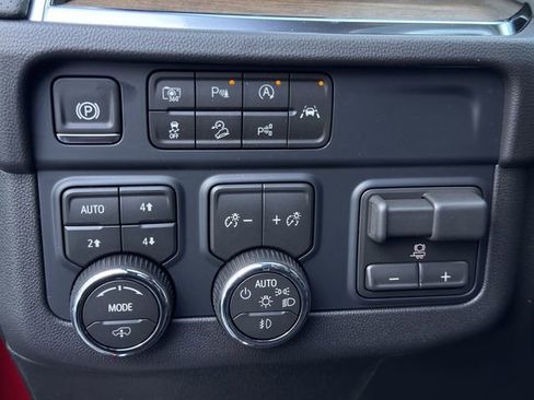 New 2026 Chevrolet Tahoe High Country AWD/4WD image 19