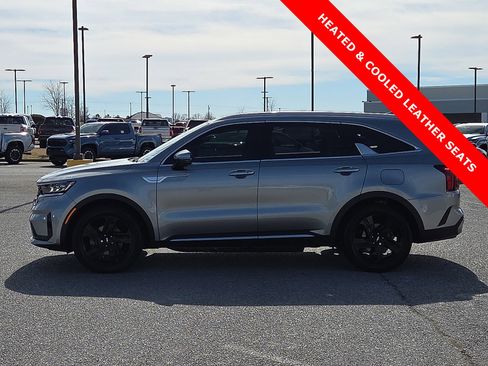 Used 2023 Kia Sorento SX Prestige image 3