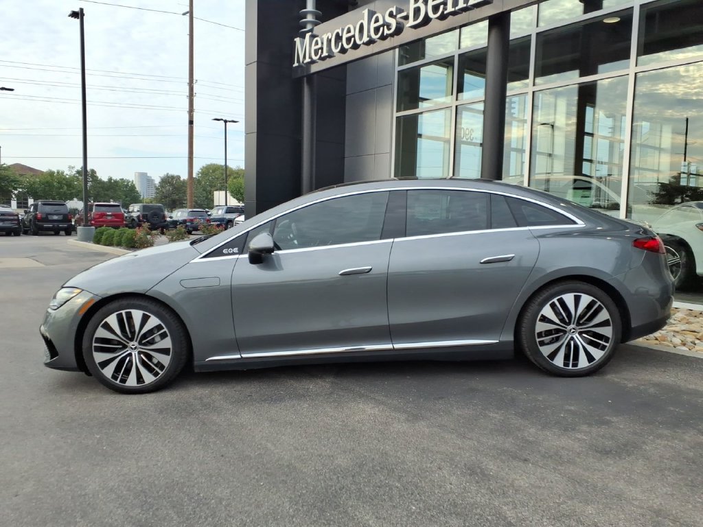 Used 2023 Mercedes-Benz EQE 350+ 4MATIC Sedan image 3