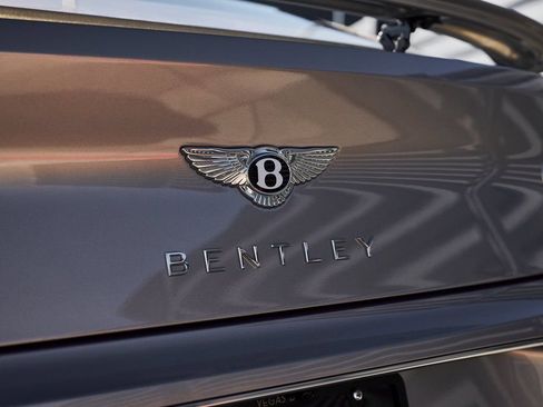 Used 2023 Bentley Continental GT Azure AWD/4WD image 13
