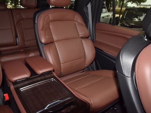 New 2026 Lincoln Navigator Reserve AWD/4WD image 23