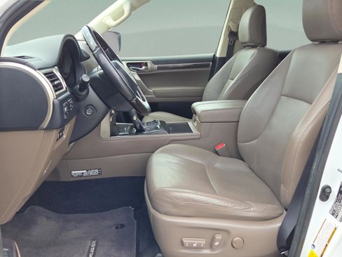 Used 2020 Lexus GX 460 Luxury w/ Off Road Package image 13