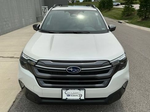 Used 2025 Subaru Forester Premium AWD/4WD image 7