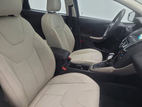 Used 2018 Ford Focus Titanium FWD image 21
