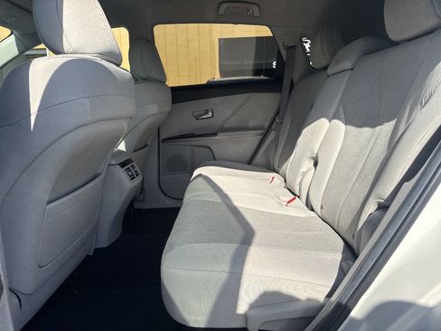 Used 2011 Toyota Venza FWD image 18
