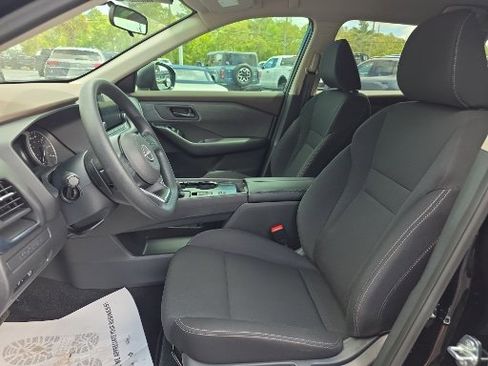 Used 2023 Nissan Rogue S FWD image 6