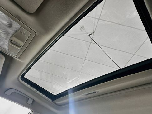 Used 2012 Toyota Avalon FWD image 24
