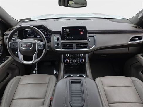 Used 2023 GMC Yukon XL SLT w/ SLT Premium Package image 10