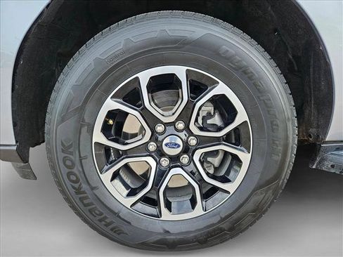 Used 2024 Ford Expedition XLT image 24