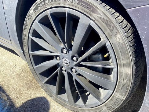 Used 2021 Nissan Maxima Platinum w/ 40th Anniversary Package image 2