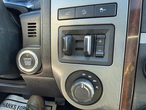 Used 2017 Ford Expedition EL Platinum image 22