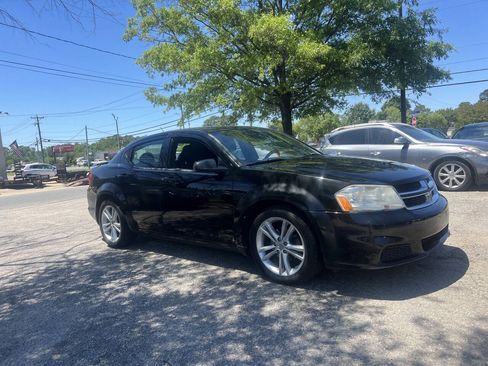 Used 2013 Dodge Avenger SE FWD image 4