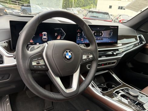 Used 2024 BMW X5 xDrive40i w/ Premium Package AWD/4WD image 11