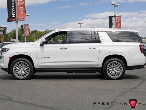 Used 2024 Chevrolet Suburban High Country AWD/4WD image 21