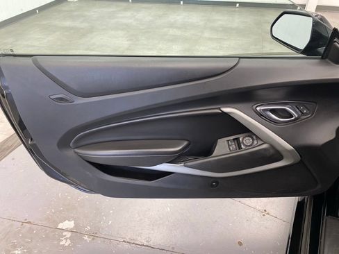 Used 2018 Chevrolet Camaro SS RWD image 11