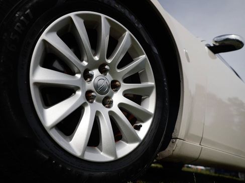 Used 2010 Chrysler 300 Touring RWD image 27