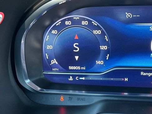 Used 2024 Chevrolet Suburban LT image 37