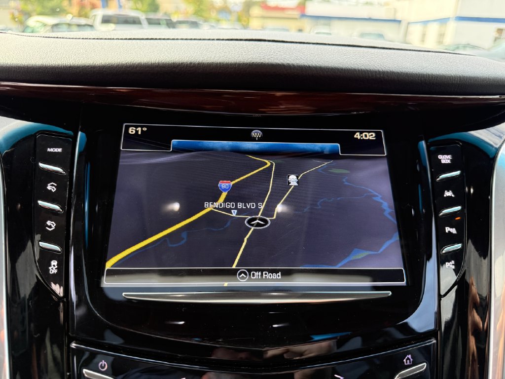 Used 2019 Cadillac Escalade ESV Luxury AWD/4WD image 24