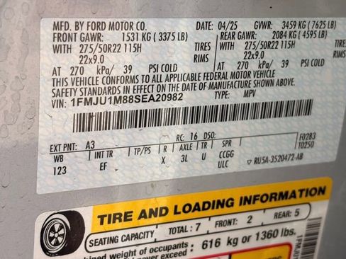 Used 2025 Ford Expedition Platinum w/ Driver's Package AWD/4WD image 40