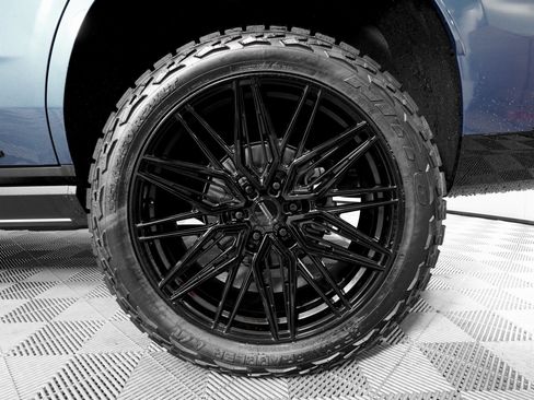 Used 2026 Cadillac Escalade Platinum Sport w/ LPO, ONYX Package image 37