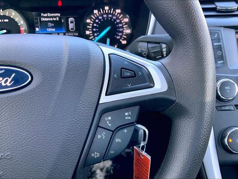 Used 2015 Ford Fusion SE image 25